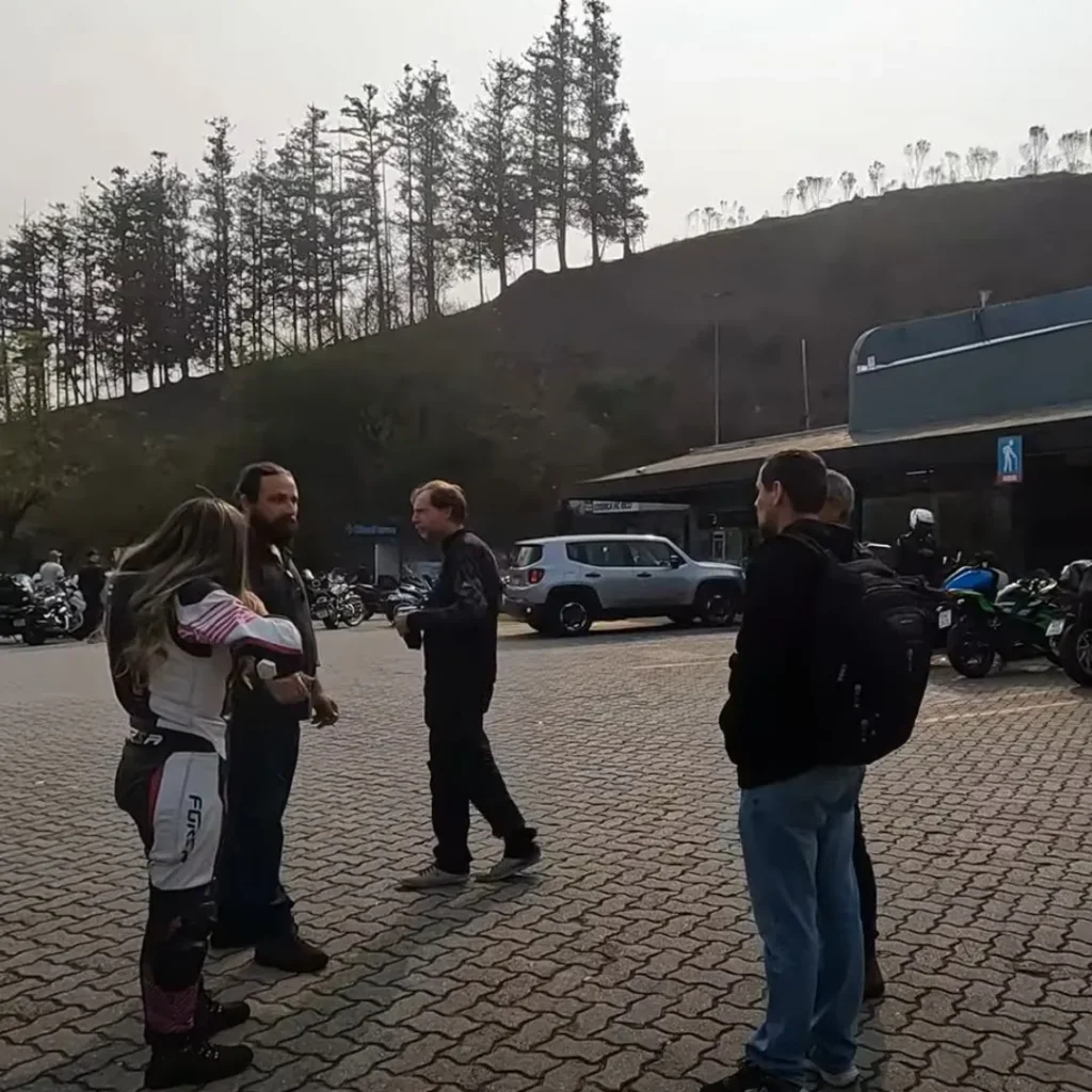 Posto parada 1 - encontrando o pessoal - A Jornada Até Monte Alegre do Sul